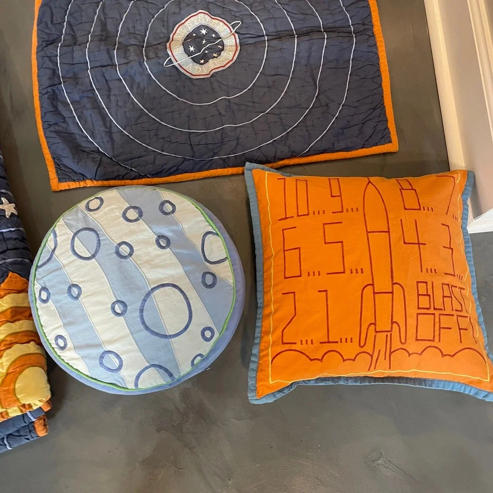 The Land of Nod Kids Solar System Quilt Twin Bedding Set Navy Blue Space 4pc
